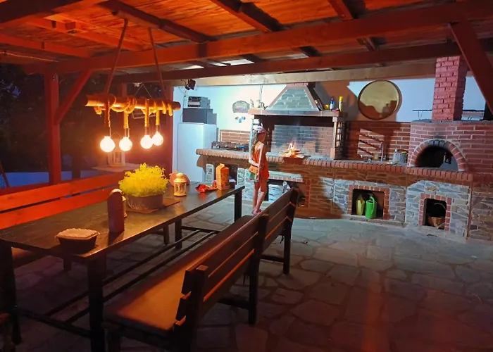 Mavridis House